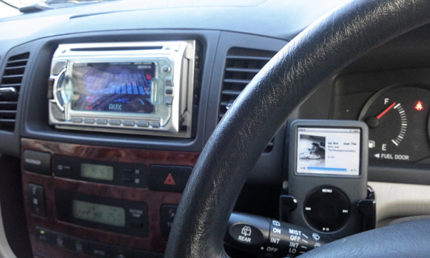 カローラスパシオ、オーディオ取り外しその2