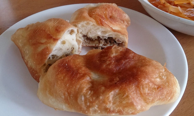 揚げパンに思いを馳せる – ピロシキを作ってみました。