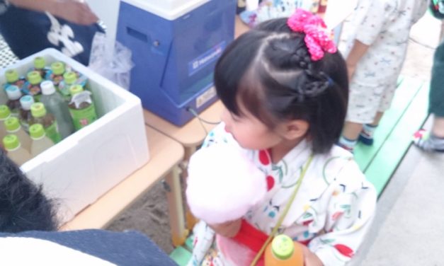 自分の手で感じる流通の手応え ― 保育園の夏祭り