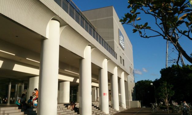 水とスパイスへの誘惑 ― プール再び、そしてようやく