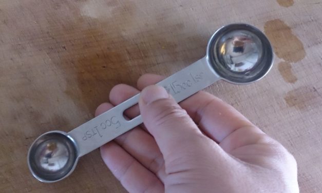 ようやく見つけた大小一本 ― 大さじ小さじの計量スプーン