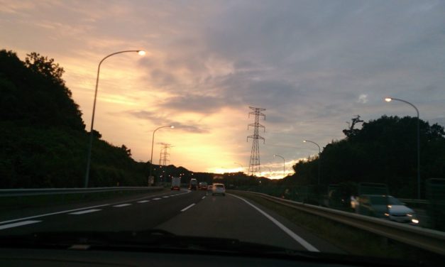 西へ走ろう ― ダブルキングカフェ姫路でライブ