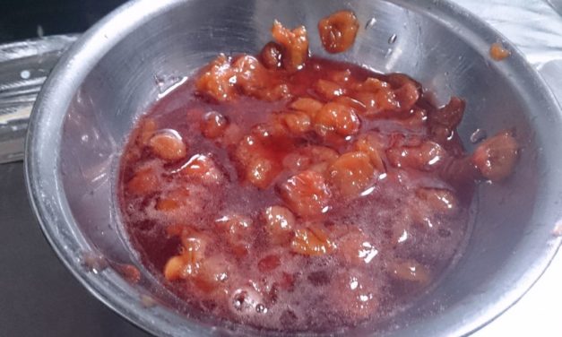 大量のさくらんぼ、ジャムになる