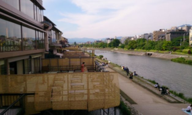 鴨川沿いは夏の準備