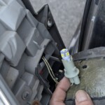 交換 ― ZRR70W、テールスモールランプをLEDに取り替えました