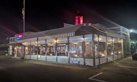 外食 ― くら寿司ばかりに連れて行け、という我が子らをUK Cafeに連れて行く