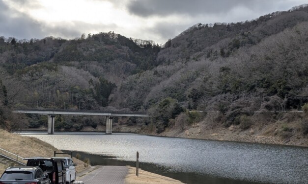強風 ― 知明湖キャンプ場にデイキャンプに行きました。